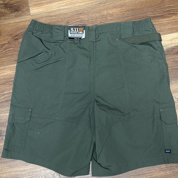 5.11 Tactical cargo shorts. - Picture 3 of 3